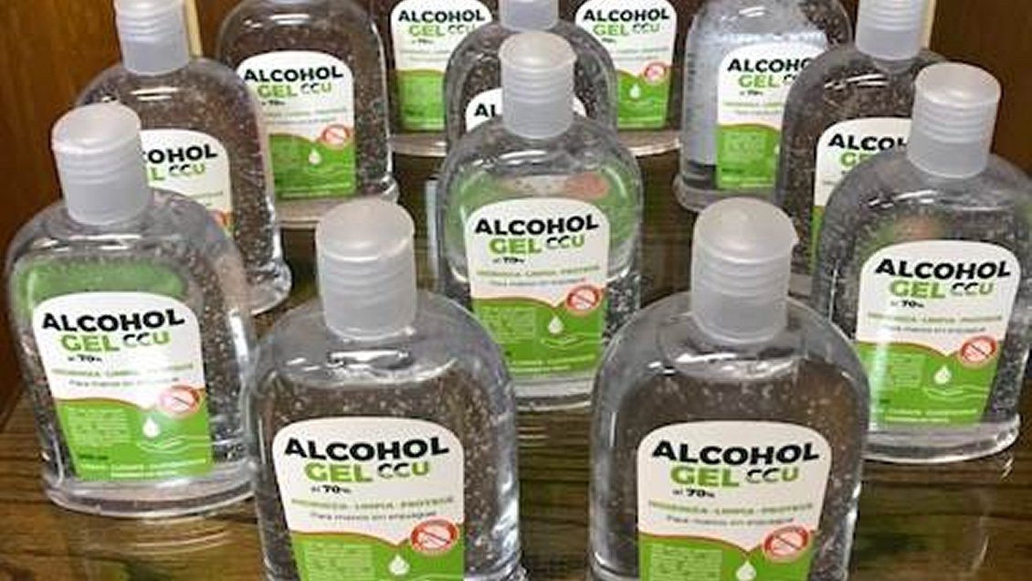 CPMC y CCU comprometen mascarillas y alcohol gel para el sistema público