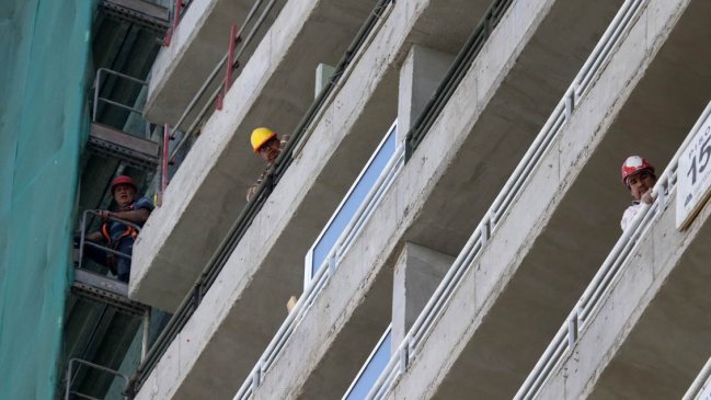 Efecto Covid-19: Cerca de 380 obras han paralizado su construcción en Santiago