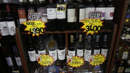 Dueños de botillerías lanzan campaña contra cierre ordenado por alcaldes