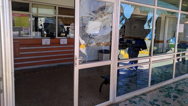 Joven causó destrozos y atacó a fierrazos a funcionarios del Hospital de Rengo