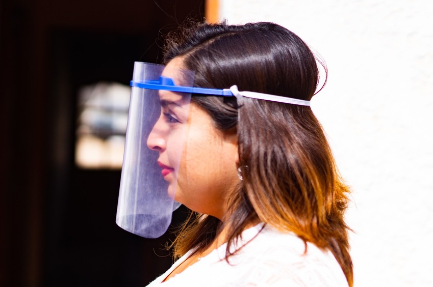 Universidad de La Serena fabricará más de mil escudos faciales para funcionarios de la salud