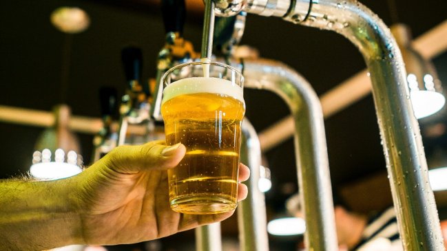 Suspenden producción de la cerveza Corona para 