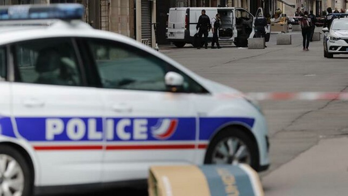 Dos muertos y seis heridos en un ataque con cuchillo en Francia