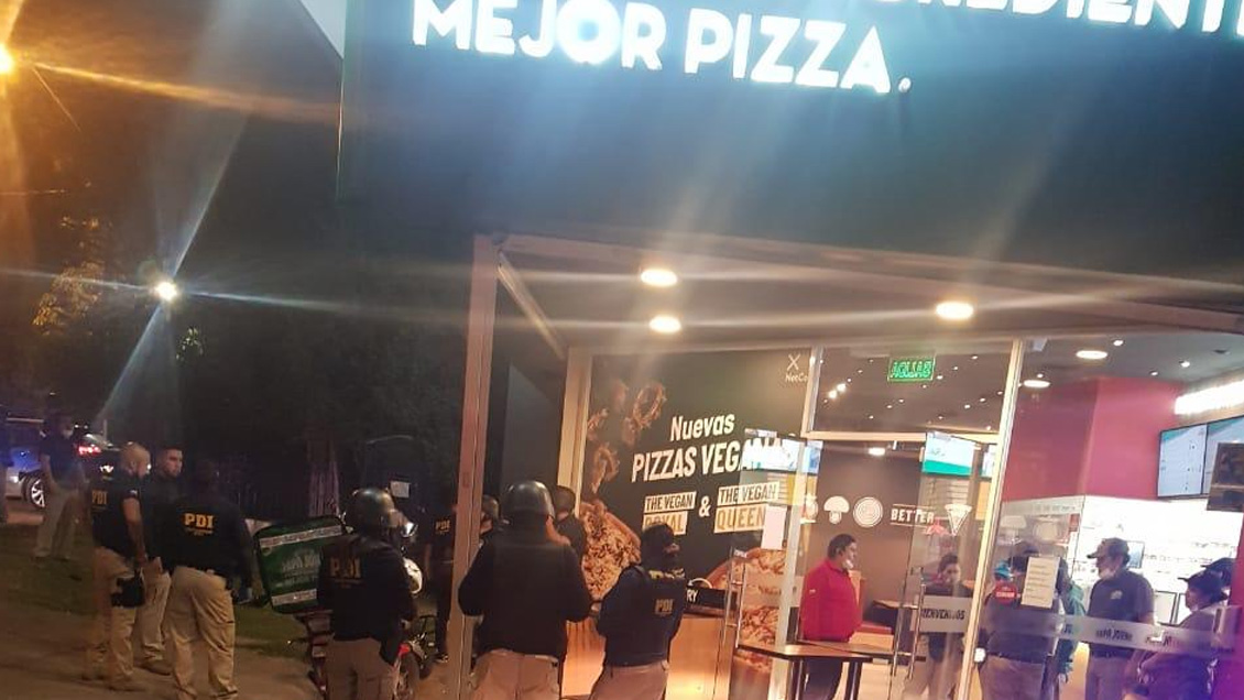 Violento asalto a pizzería en Peñalolén terminó con un muerto