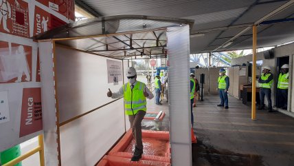 Arica se convirtió en el primer puerto en contar con una cámara de sanitización de personas
