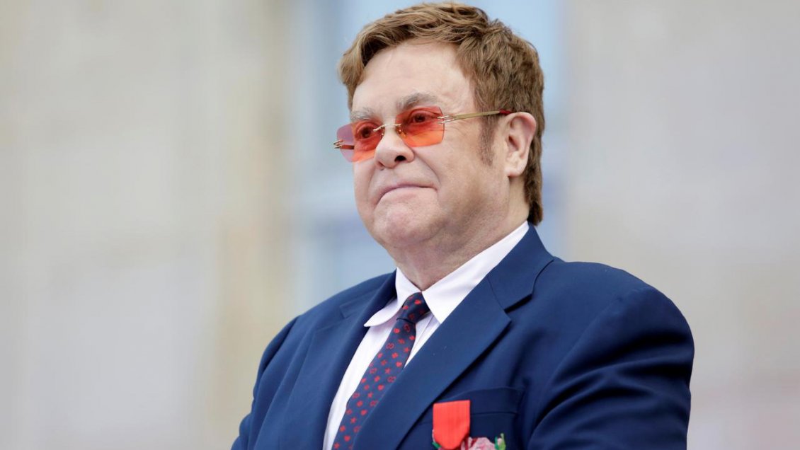 Elton John crea millonario fondo para resguardar a personas con VIH del coronavirus