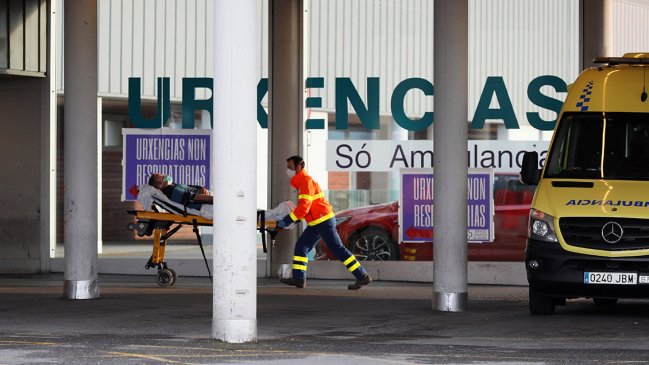 España alcanza 13.055 muertos y sigue recortando fallecidos y casos