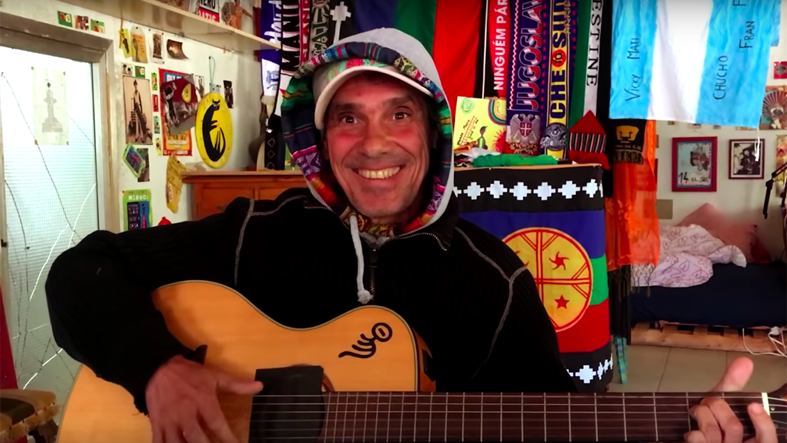 Manu Chao aprovecha su cuarentena para hacer mini conciertos
