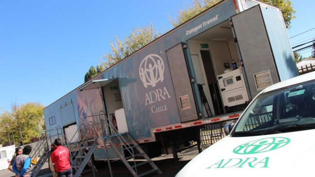 ONG dispuso camión con lavandería y cocina para ayudar al hospital de campaña en Chillán