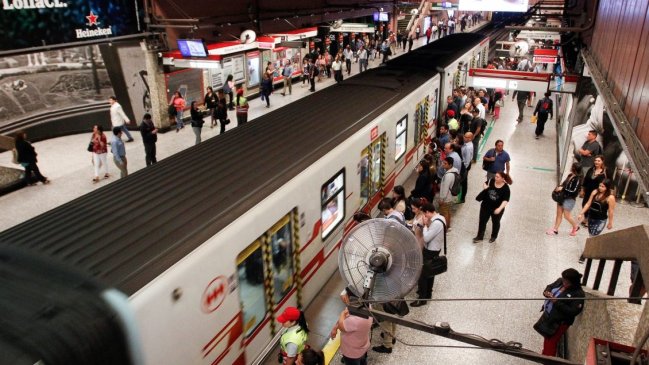 Estación Baquedano del Metro volverá a estar operativa para combinaciones este miércoles