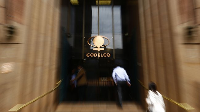 Codelco suspendió contratos de terceros y pide acogerse a Ley de protección al empleo