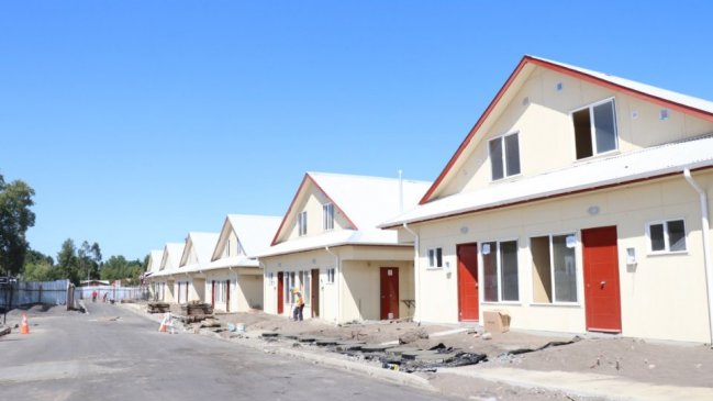 Bajo estrictas medidas anti Covid, entregarán viviendas a 386 familias de Quillón y Bulnes