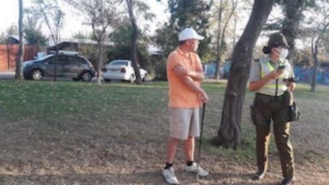 Alcalde Lavín denunció a vecino por jugar golf durante la cuarentena