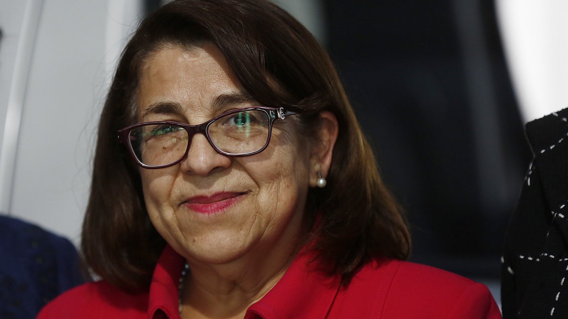 Gobierno pide la renuncia de Rosa Oyarce para sumarla a equipo del Plan Covid-19
