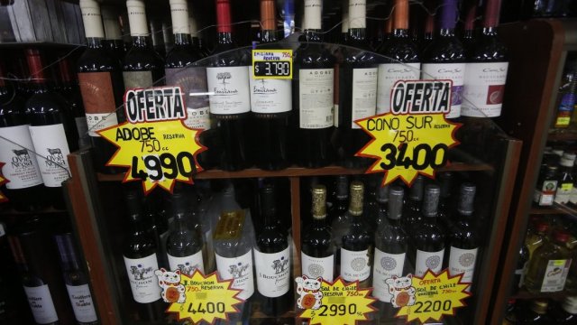 Restringen venta de alcohol durante la cuarentena en Punta Arenas