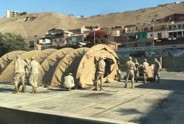 Instalan puesto de atención médica en Arica para aumentar las camas para casos de Covid-19