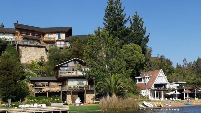 También en el Maule: Denuncian llegada de turistas en helicópteros al Lago Vichuquén