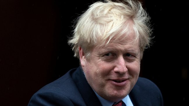 Boris Johnson sigue hospitalizado en 