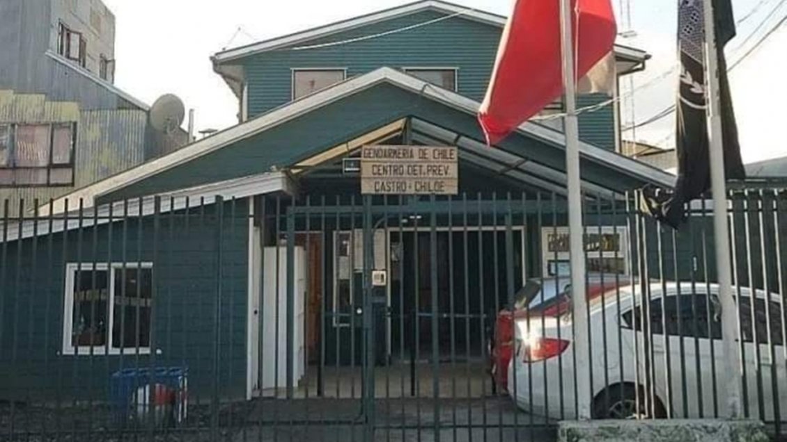 Hombre fallece al interior de recinto penal en Castro