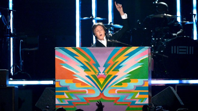 Subastan en casi un millón de dólares manuscrito de 