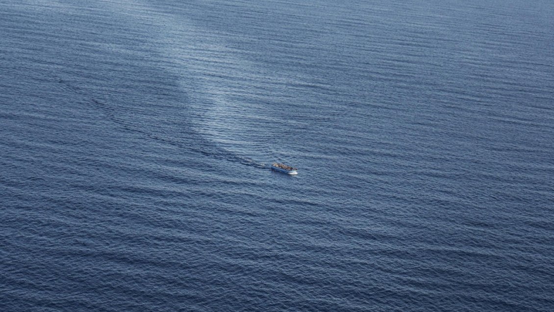 Alertan del naufragio de un barco con migrantes en el Mediterráneo Central