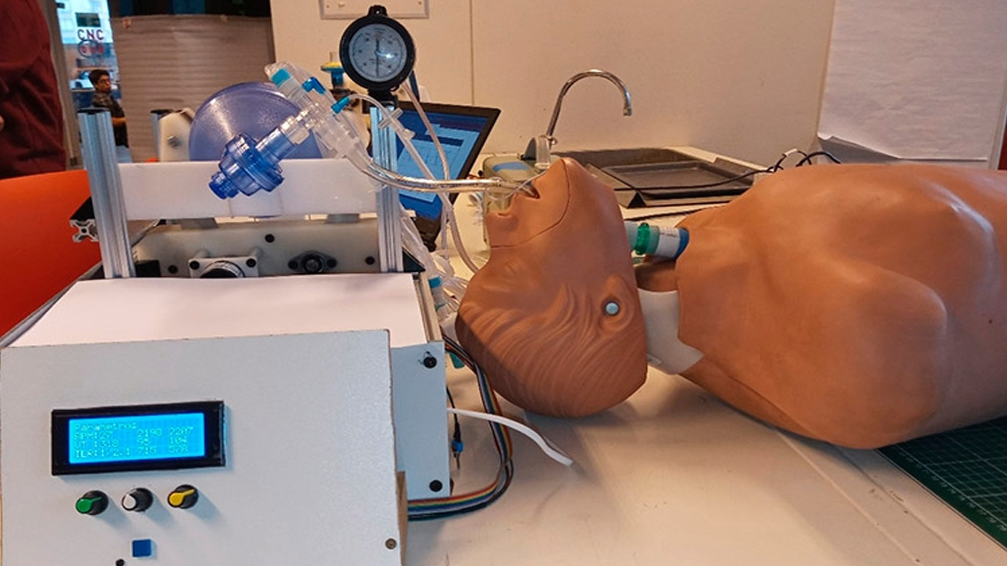 Ventilador mecánico de la U. de Chile iniciará fase avanzada de pruebas de salud
