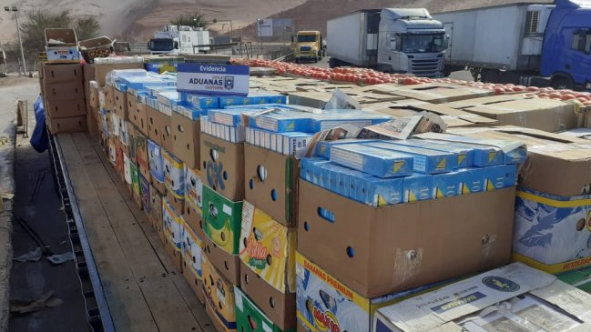 Camión que trasladaba verduras ocultaba más de 65 mil cajetillas de cigarros