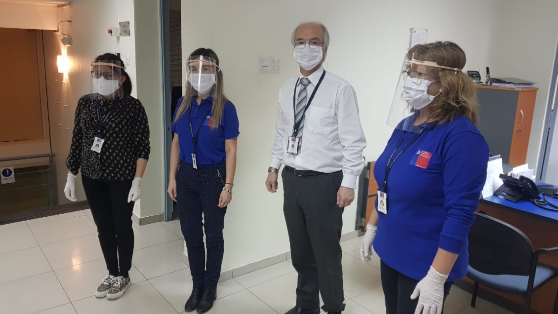 Universidad de Magallanes entregó escudos faciales a trabajadores