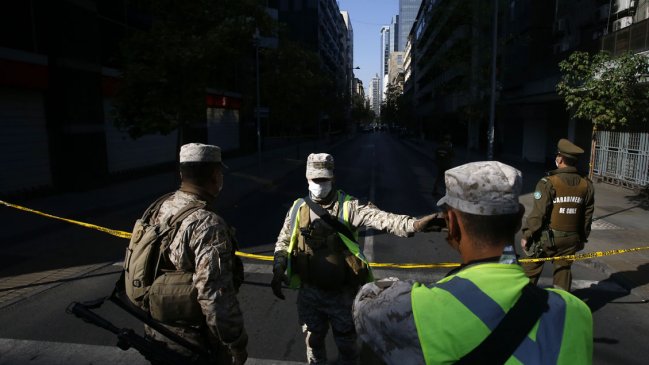 Breve descontrol en oficina AFC de Santiago Centro: Hombre con Covid-19 fue sorprendido en la fila