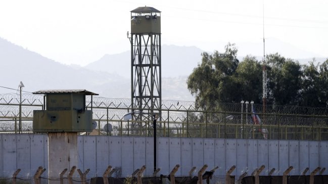 Senador PS: Que Piñera no haga trampa e indulte directamente a los condenados de Punta Peuco