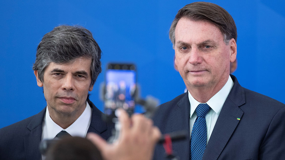Bolsonaro defendió apertura de comercio en investidura de su nuevo ministro de Salud