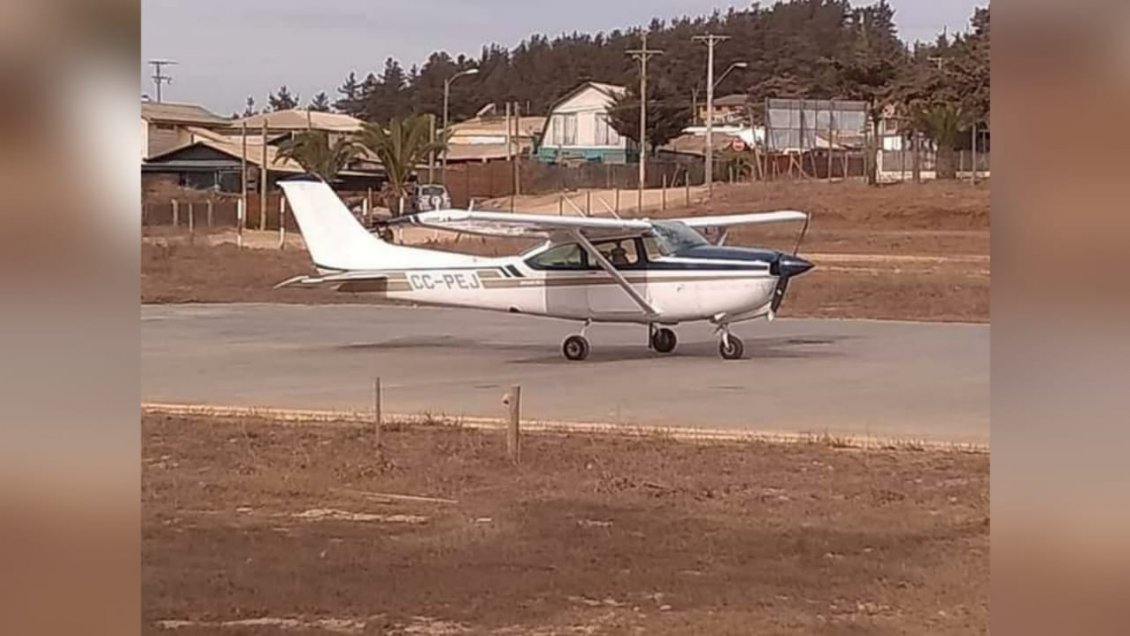 Autoridades chocan posiciones en caso de piloto acusado de viajar a Pichilemu para comprar mariscos