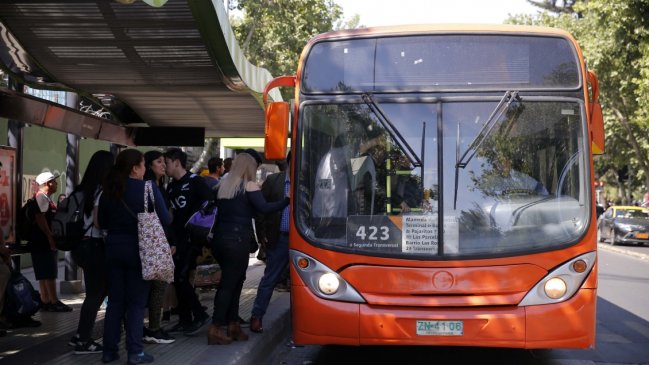 Delincuente apuñaló a chofer de Transantiago que le exigió mascarilla