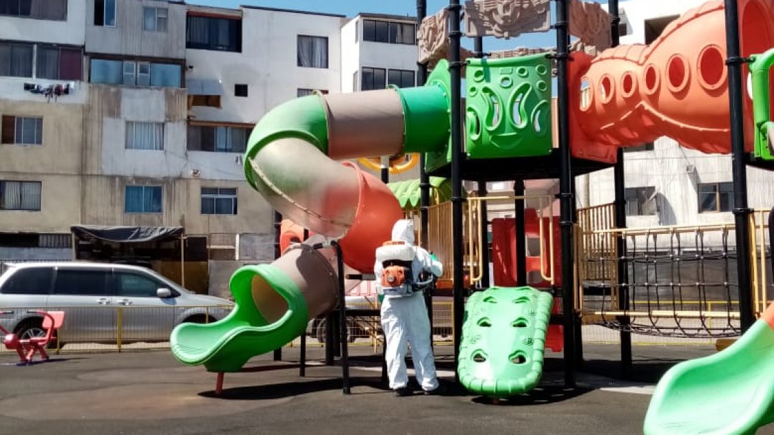 Municipalidad de Iquique ha sanitizado 300 puntos de la ciudad con más de 60.000 litros de amonio