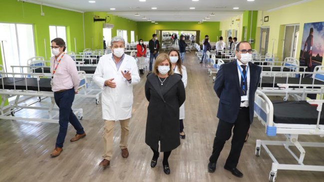 Habilitan primeras camas de hospital de campaña de Estadio El Teniente de Rancagua