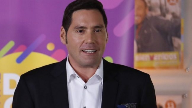 Pancho Saavedra fue en ayuda del Hospital de Curicó donando mil escudos faciales