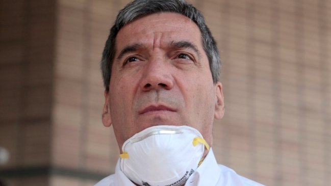 Alcalde de Independencia exige disculpas del ministro Mañalich por dichos sobre vacunación