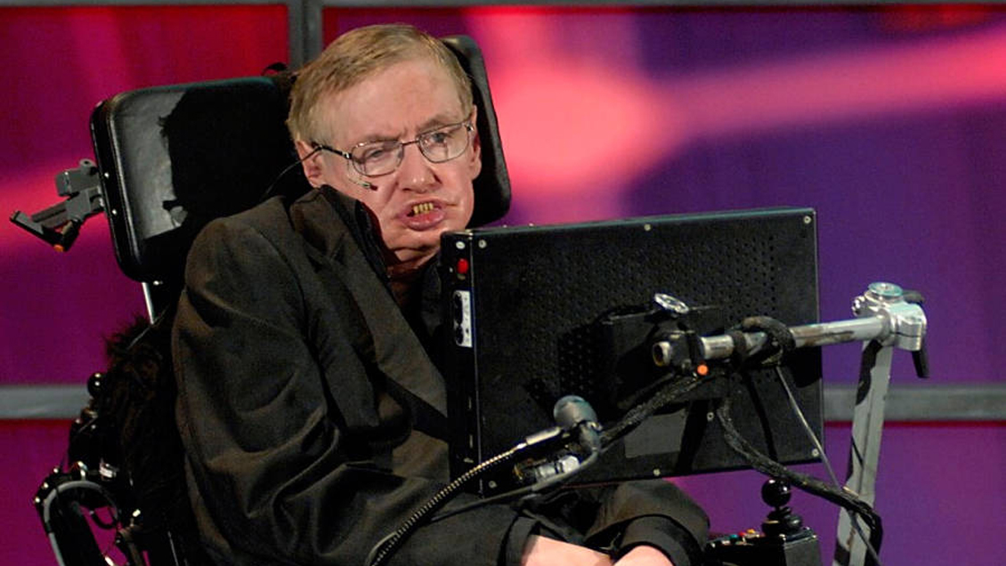 El ventilador mecánico de Stephen Hawking fue donado para salvar a pacientes con Covid-19