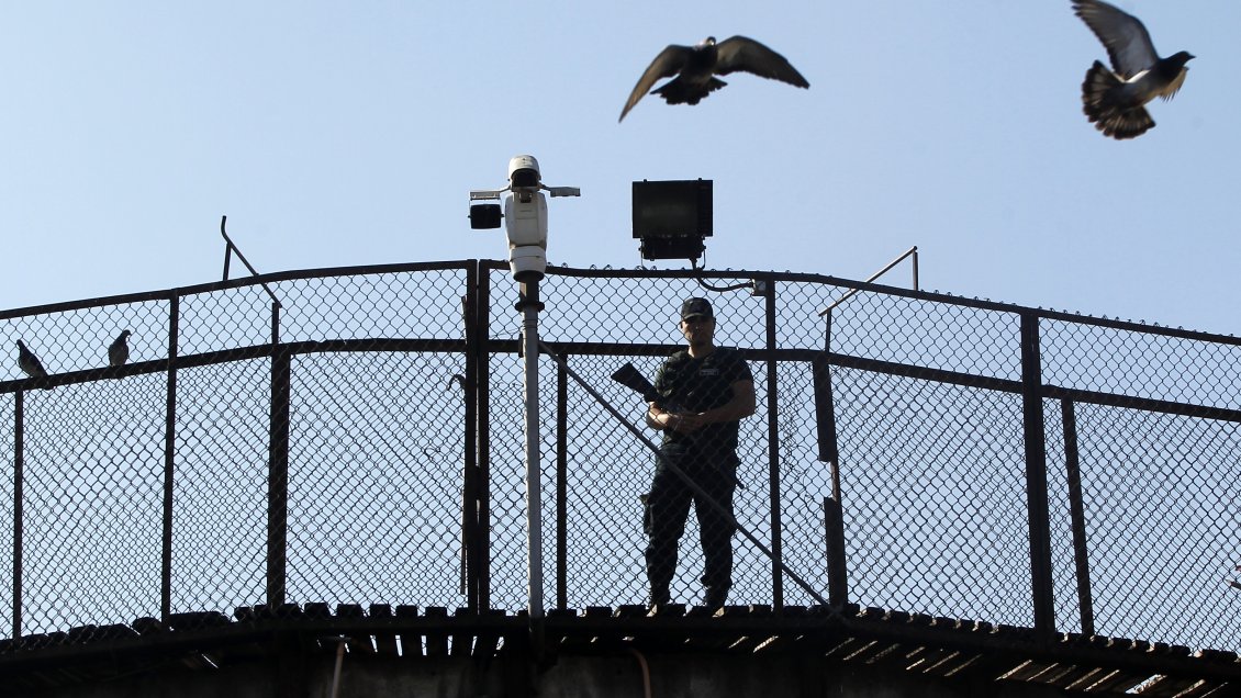 Iquique: Confirman brote institucional de Covid-19 en Gendarmería