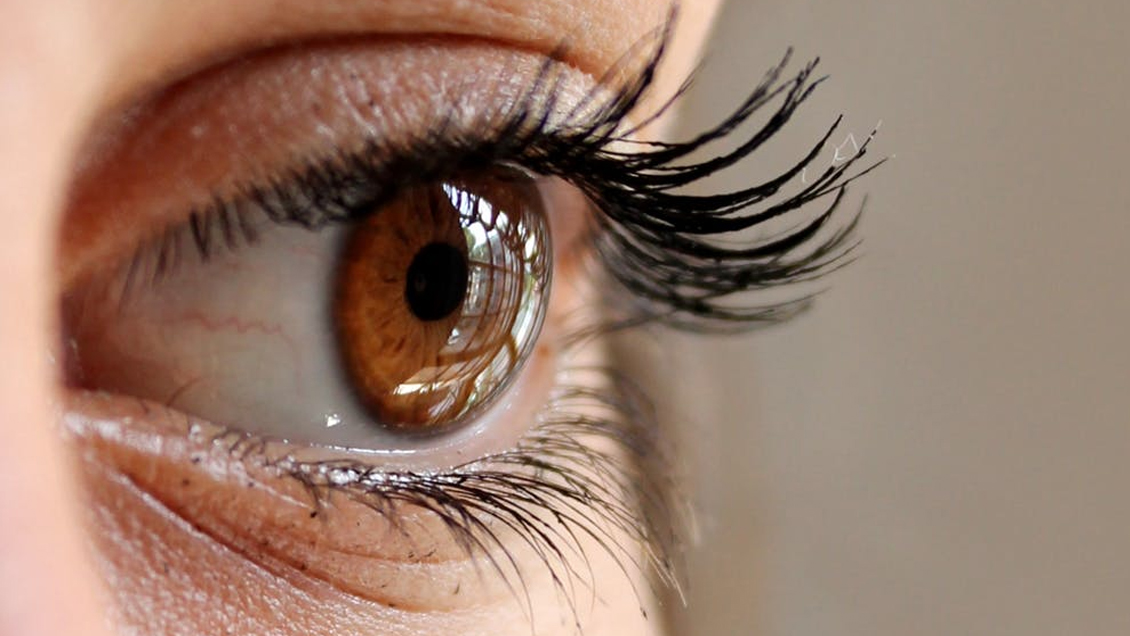 Confirman que el coronavirus está presente en las lágrimas