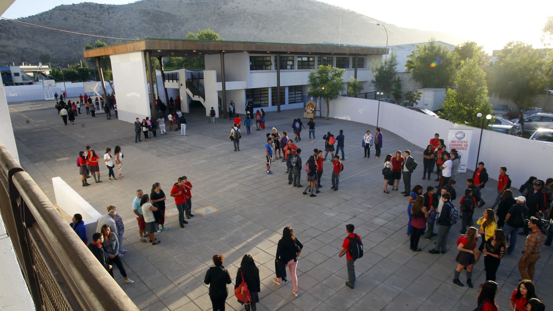 Mineduc proyecta retorno a clases combinando modalidad presencial y virtual