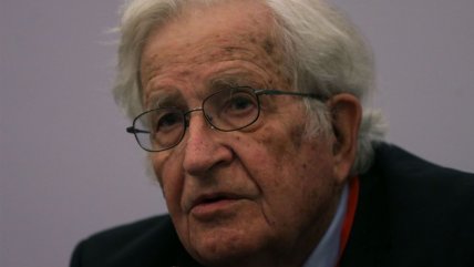  Chomsky: Esta pandemia nos puede llevar a Estados altamente autoritarios y represivos  