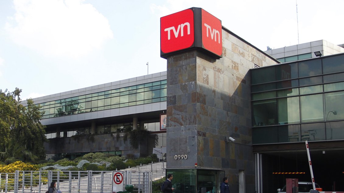 Continúa la crisis en TVN: Desvinculan a 30 trabajadores