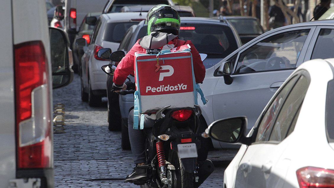 Trabajadores de aplicación de delivery acusan empeoramiento de condiciones laborales