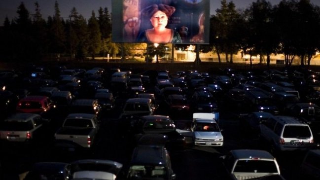 Cómo funcionará el autocine que abrirá en Santiago