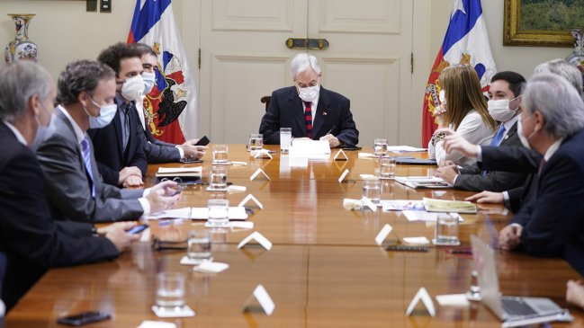 Piñera abordó con Chile Vamos discusión sobre posible nueva postergación del plebiscito