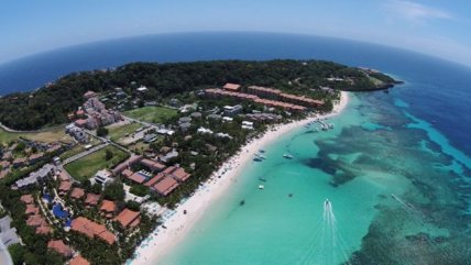   Varado por la pandemia: Chileno lleva 45 días a bordo de su velero en una isla de Honduras 