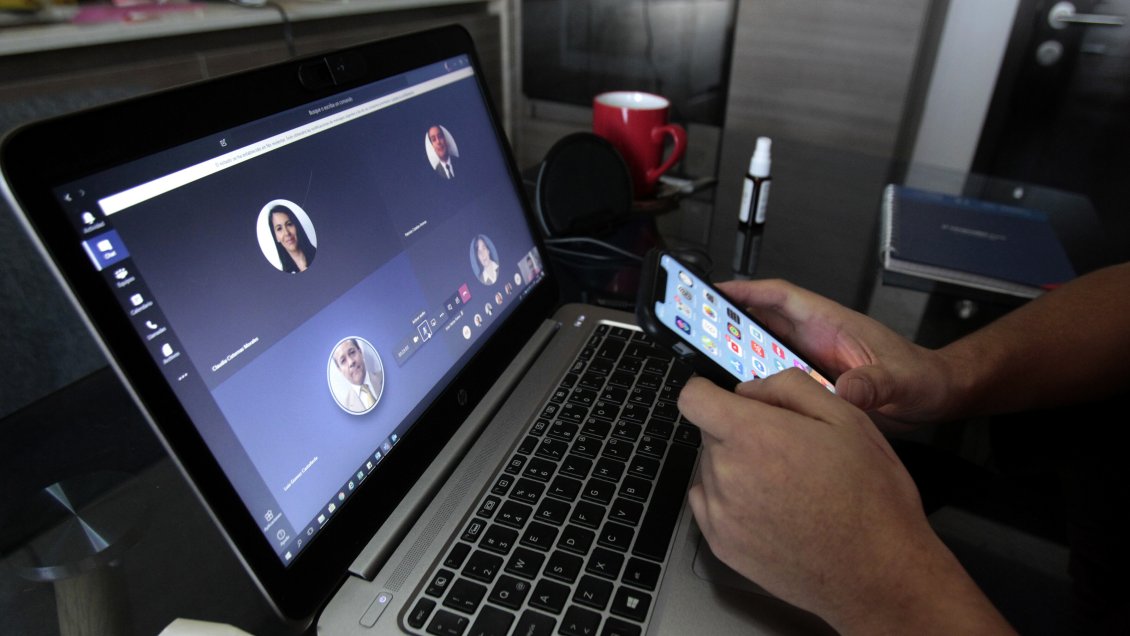 Restricciones por Covid-19 han aumentado 20 por ciento el tráfico de voz en redes móviles