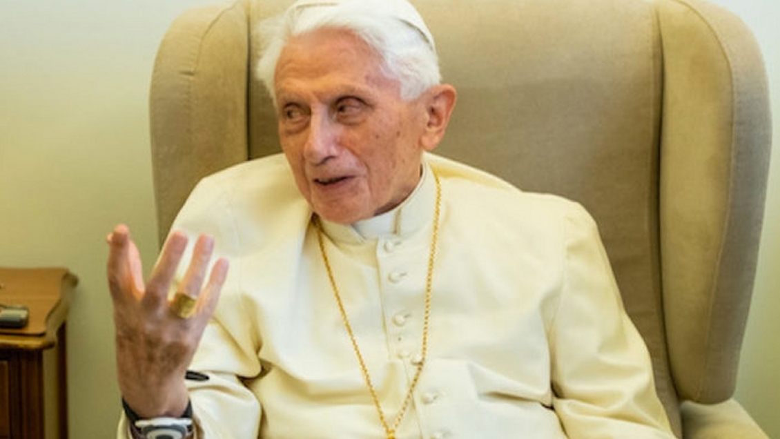 Benedicto XVI arremete contra el matrimonio gay y 