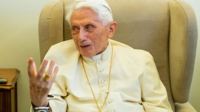 Benedicto XVI arremete contra el matrimonio gay y 